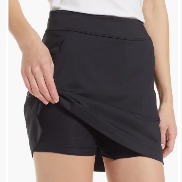 Tommy Bahama Pants - Tommy Bahama Aubrey IslandZone Skort, Black, Medium